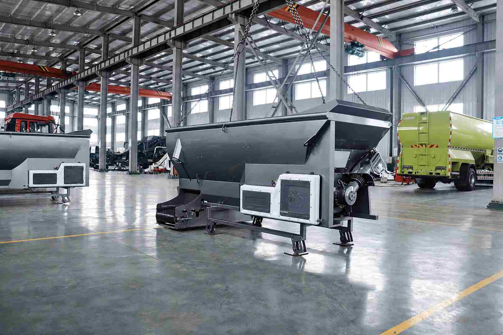 Trailer-Type Organic Fertilizer Spreader
